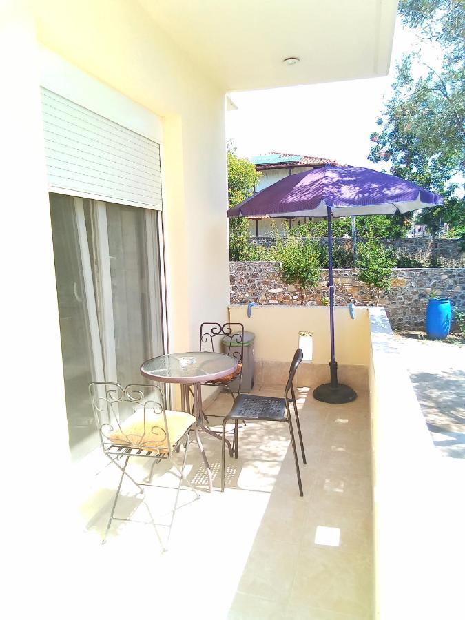 Irina Haus Apartment Gerakini Ngoại thất bức ảnh